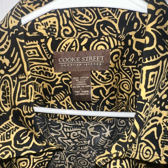 Black and Gold Patterned Shirt - Picture 2 of 3